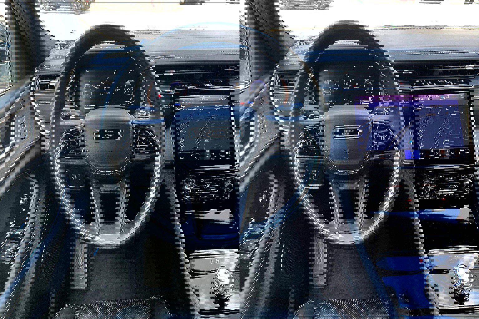 2022 Jeep Grand Cherokee Overland photo 2