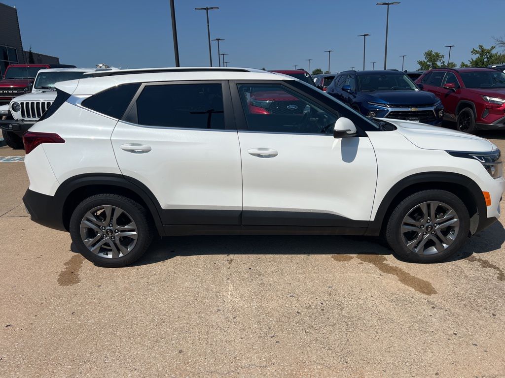 2021 Kia Seltos S photo 7