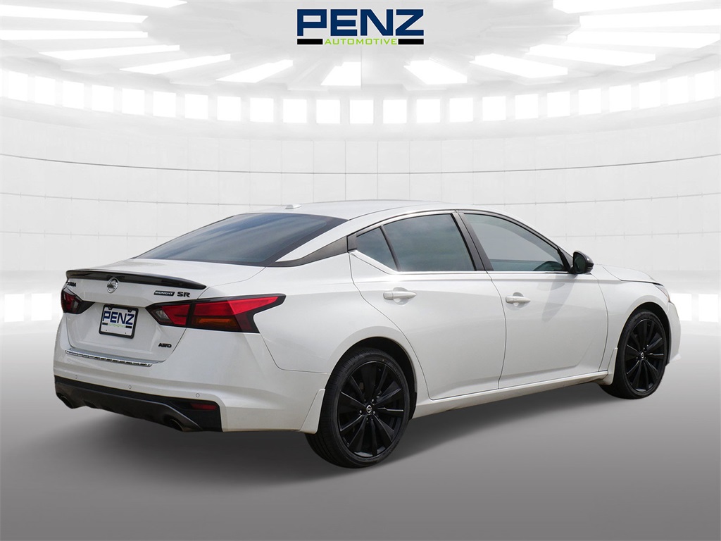 2022 Nissan Altima 2.5 SR photo 7
