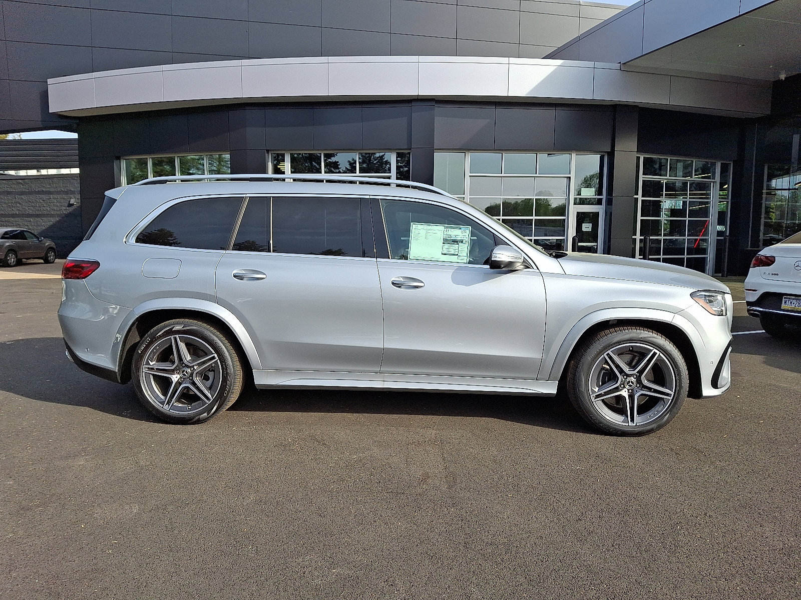 2025 Mercedes Benz GLS 450 4MATIC photo 7