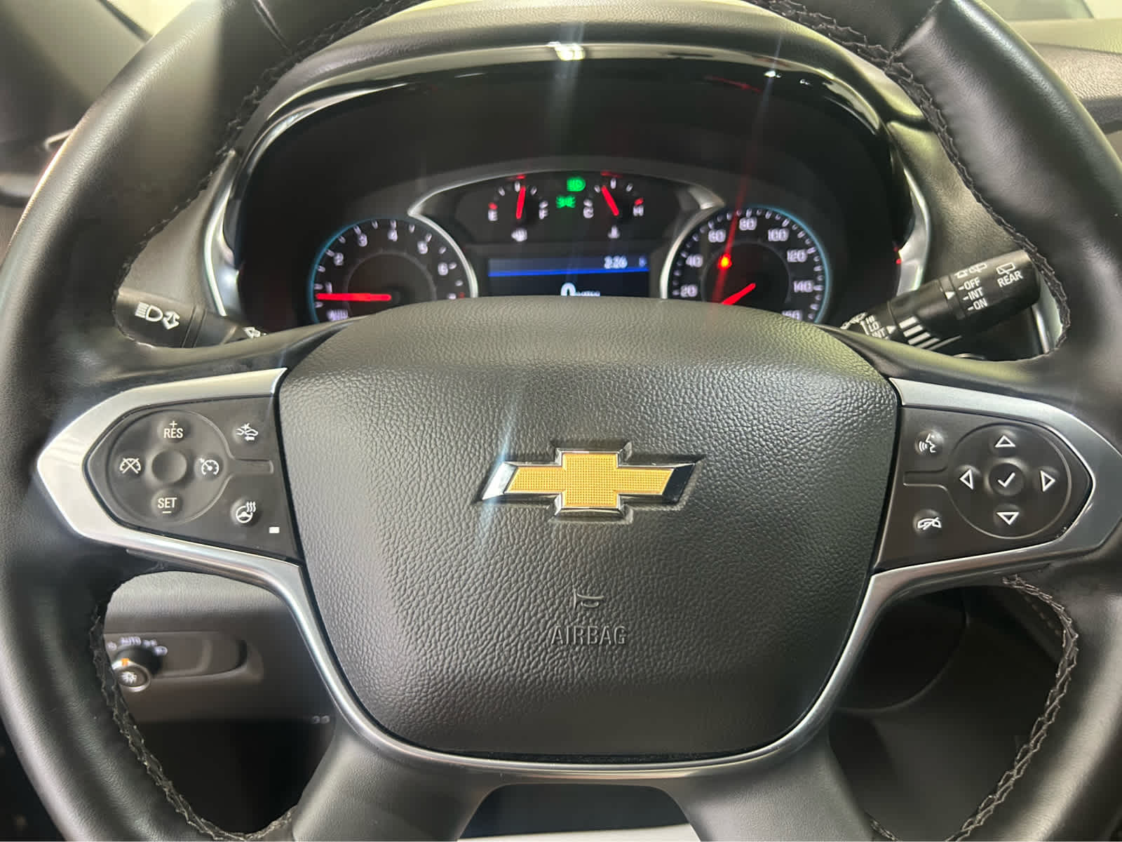 2023 Chevrolet Traverse Leather photo 11