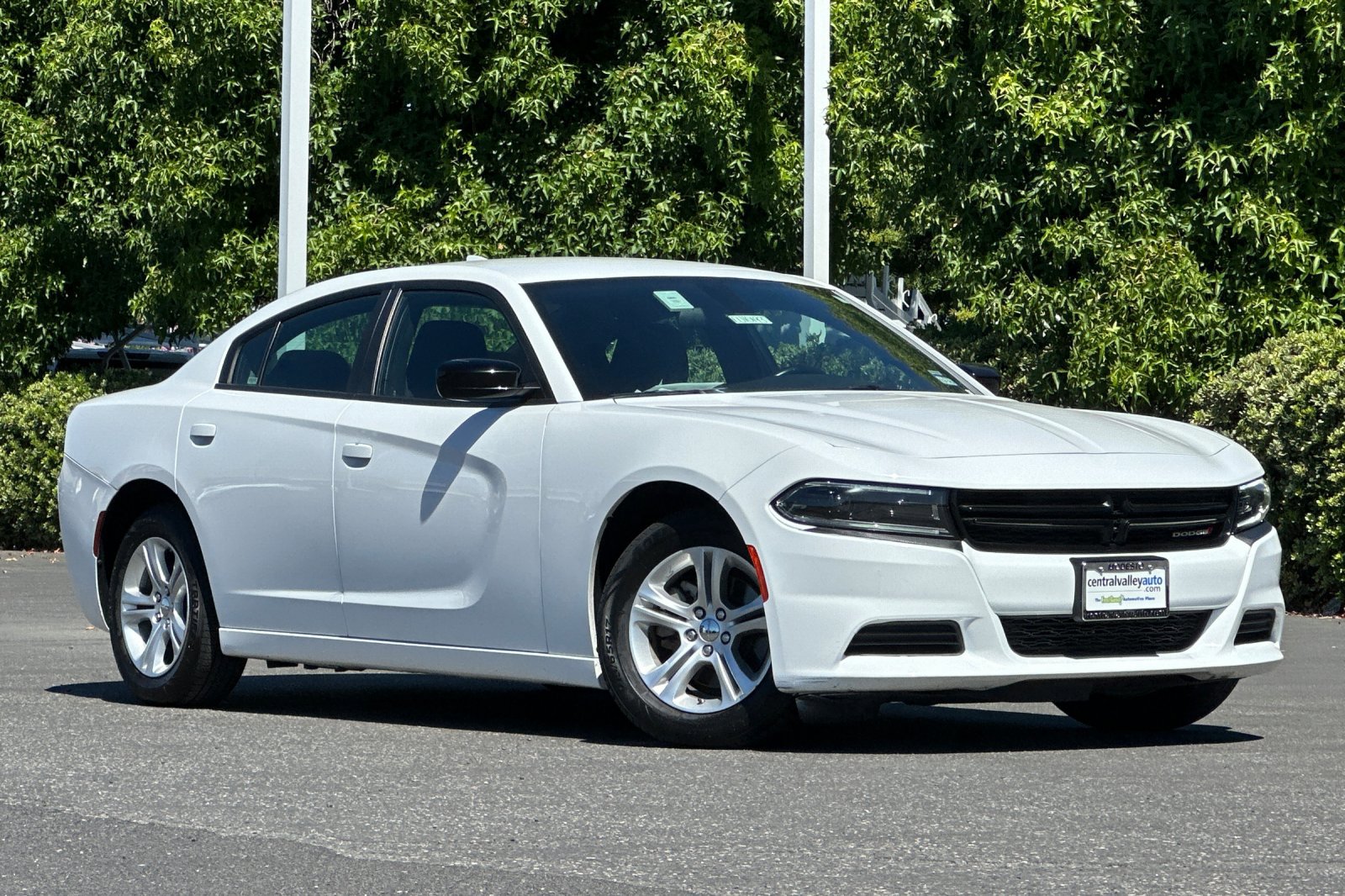 2023 Dodge Charger SXT photo 2