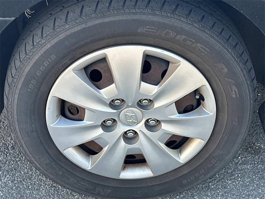 2011 Hyundai Elantra Touring GLS photo 4