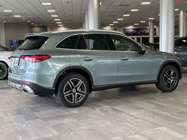 2026 Mercedes Benz GLC 300 photo 3