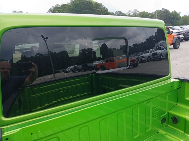 2025 Jeep Gladiator Sport S photo 2