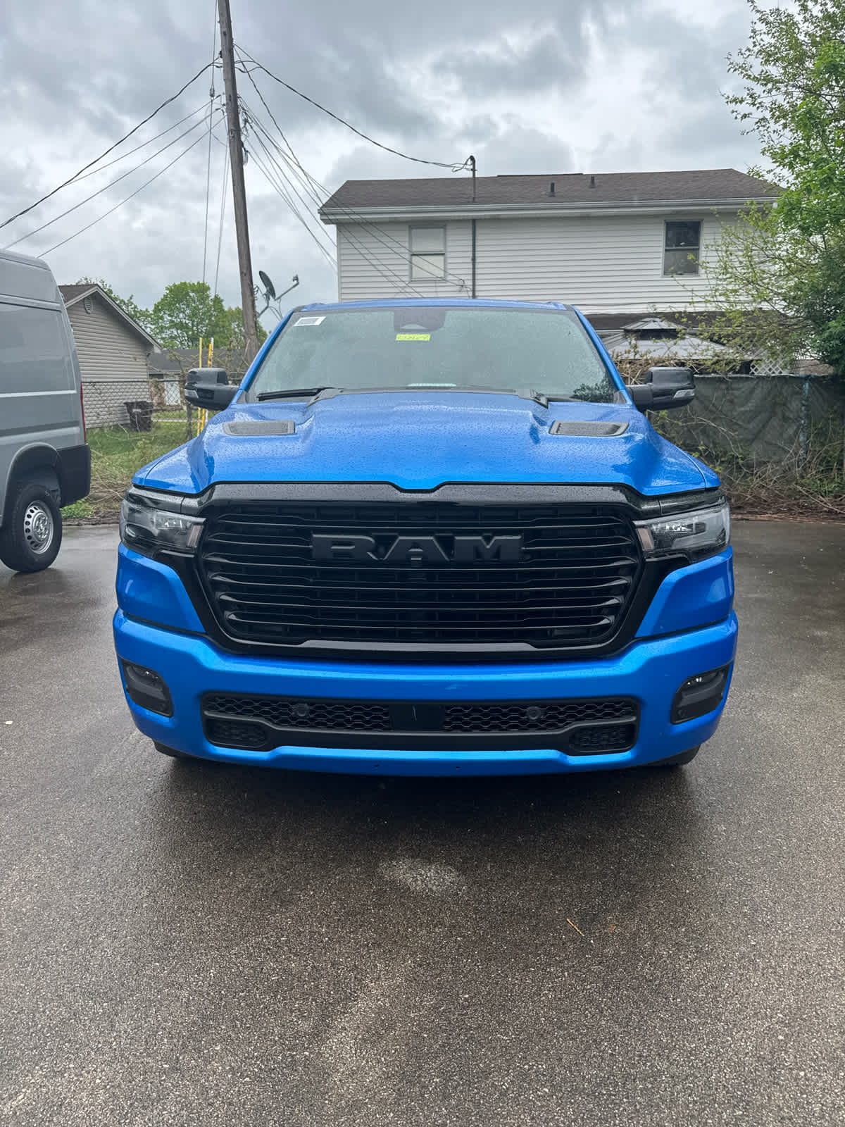 2025 Ram 1500 Laramie photo 2