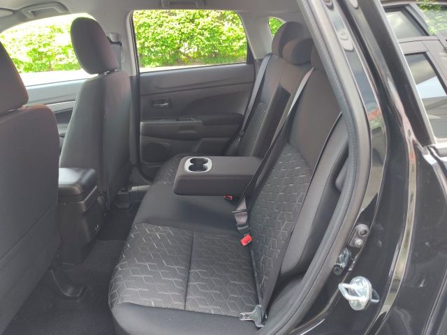2025 Mitsubishi Outlander Sport LE photo 23