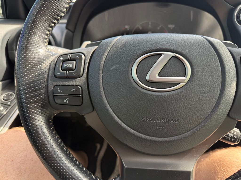 2022 Lexus IS 350 F SPORT photo 11