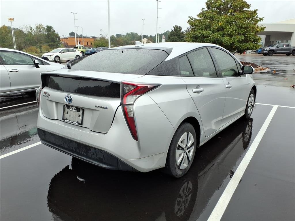 2016 Toyota Prius Two Eco Three Four Touring photo 5