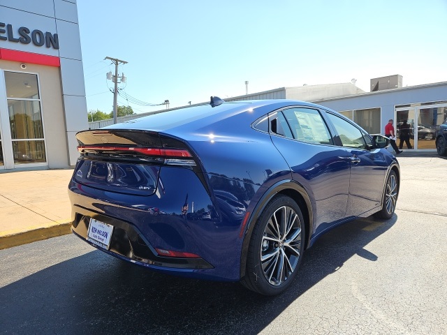 2026 Toyota Prius XLE photo 9