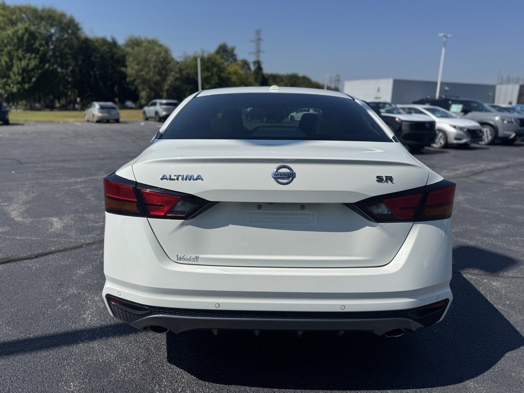 2021 Nissan Altima 2.5 SR photo 6