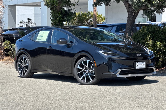 2026 Toyota Prius Plug-in Hybrid XSE Premium photo 2