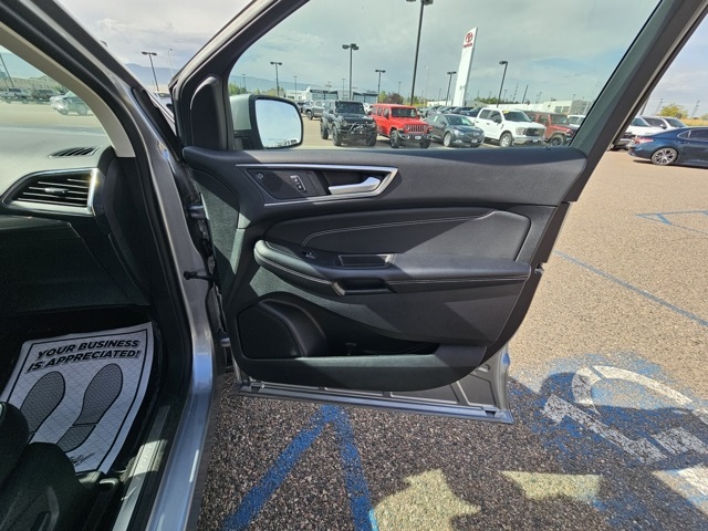 2024 Ford Edge Titanium photo 19