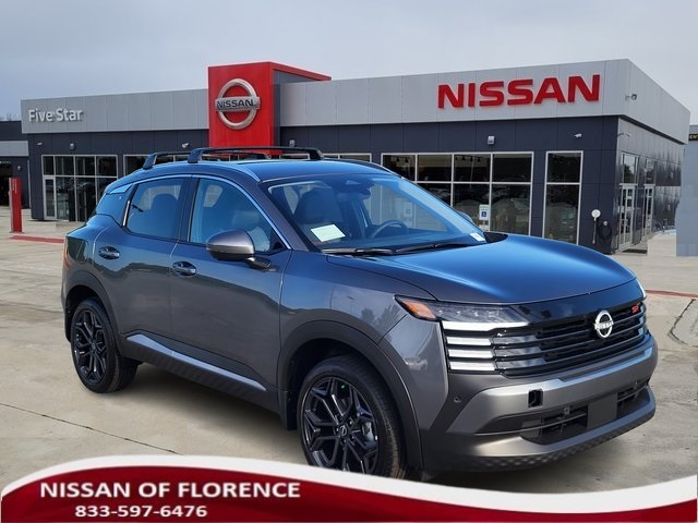 2025 Nissan Kicks SR's photo