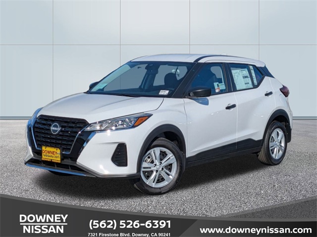 2025 Nissan KICKS PLAY Base's photo