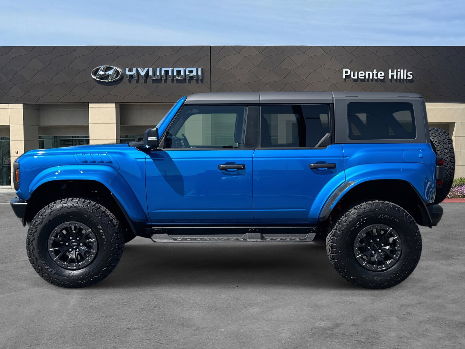 2024 Ford Bronco Raptor photo 2