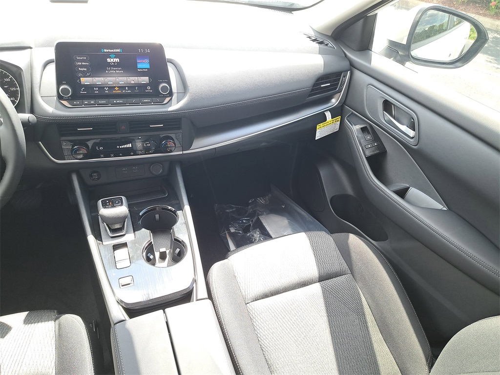 2026 Nissan Rogue SV photo 16