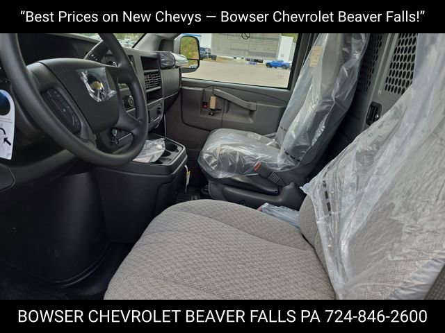 2025 Chevrolet Express 2500 Work Van Cargo photo 4