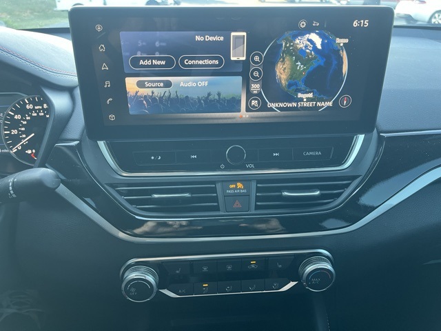 2024 Nissan Altima 2.5 SR photo 26