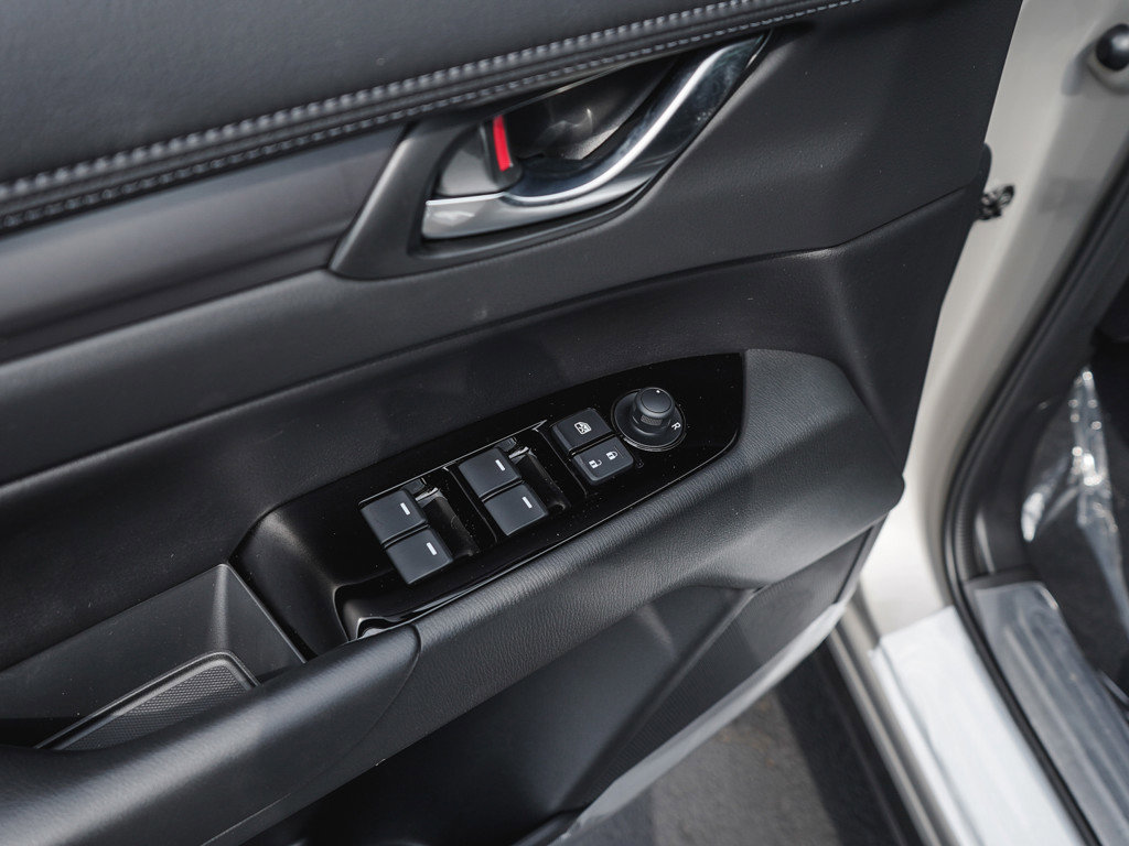 2025 Mazda CX-5 2.5 Select photo 13