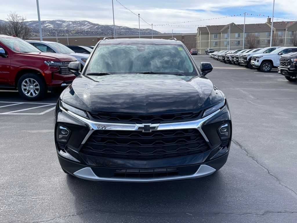 2025 Chevrolet Blazer 2LT photo 2