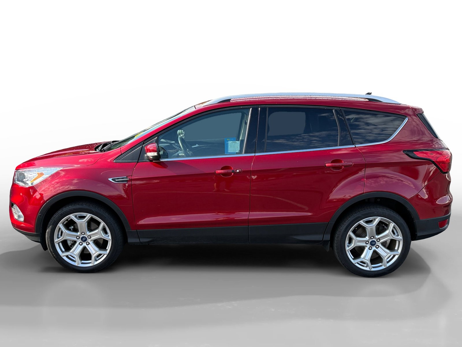 2019 Ford Escape Titanium photo 2