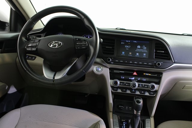 2020 Hyundai Elantra Value Edition photo 8