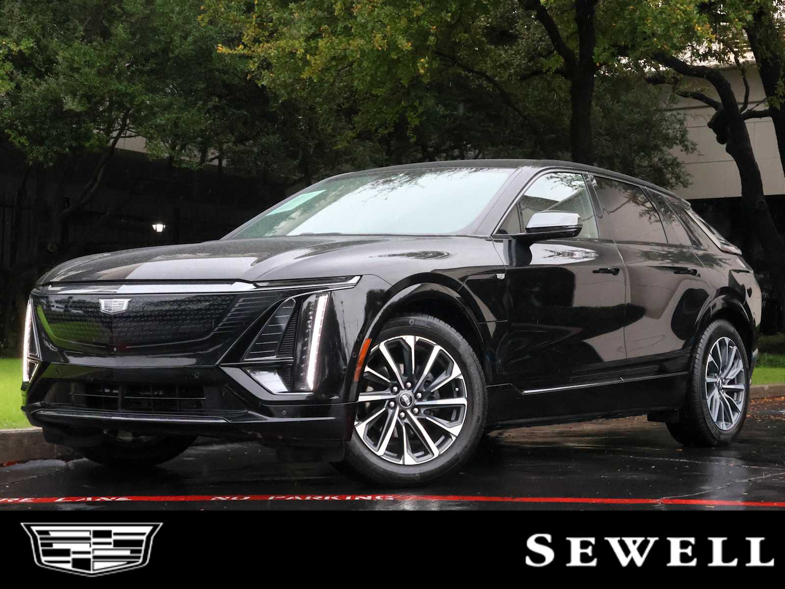 2024 Cadillac LYRIQ Sport 2's photo