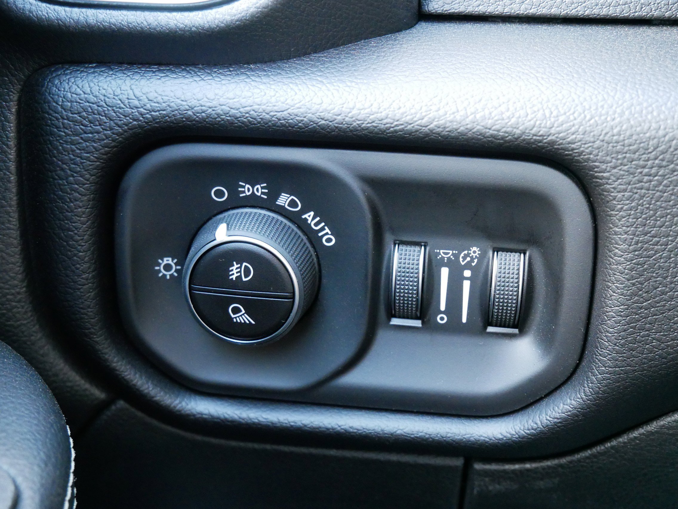 2026 Ram 2500 Laramie photo 18