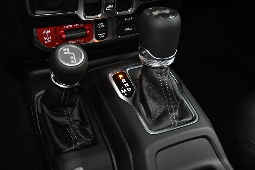 2025 Jeep Wrangler Rubicon photo 16