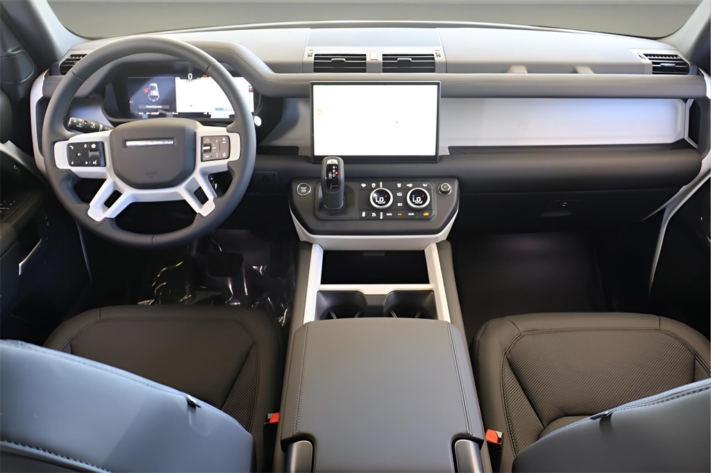 2025 Land Rover Defender 110 S photo 12