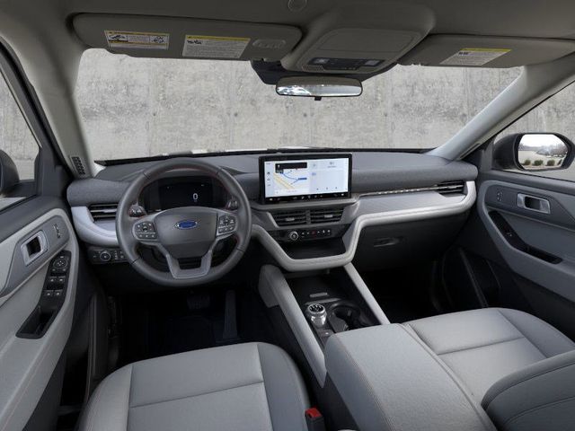 2025 Ford Explorer photo 3