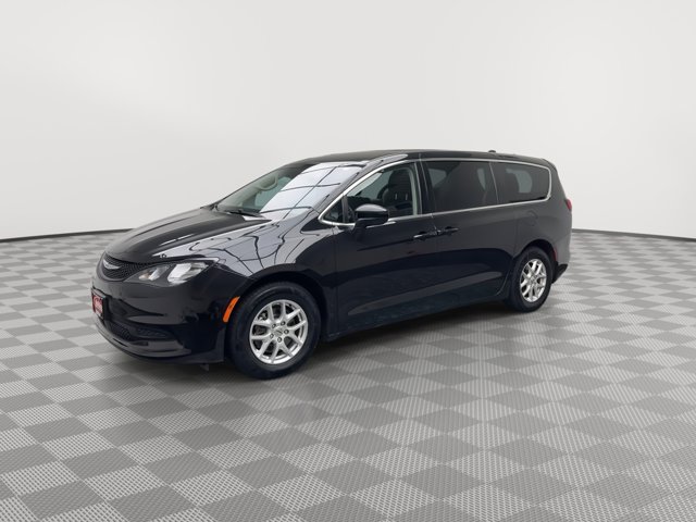 2022 Chrysler Voyager LX photo 30