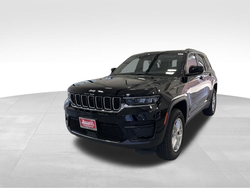 2025 Jeep Grand Cherokee Laredo photo 9