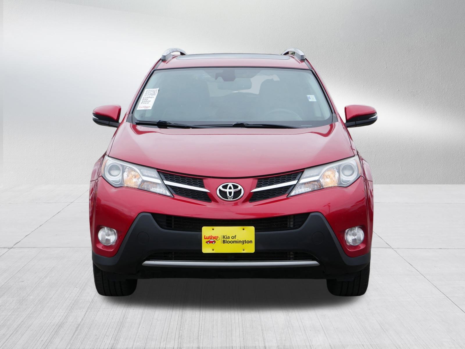 2015 Toyota RAV4 Limited photo 2