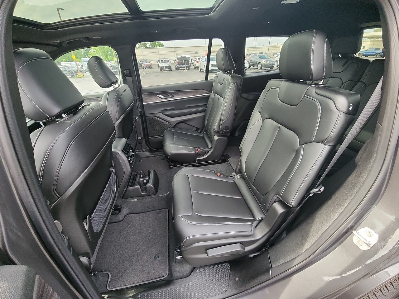 2025 Jeep Grand Cherokee Limited photo 19