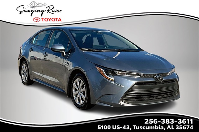 2025 Toyota Corolla LE's photo