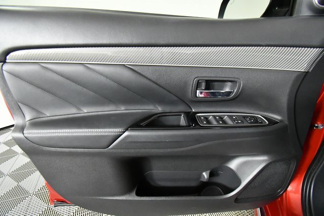 2019 Mitsubishi Outlander PHEV SEL photo 20