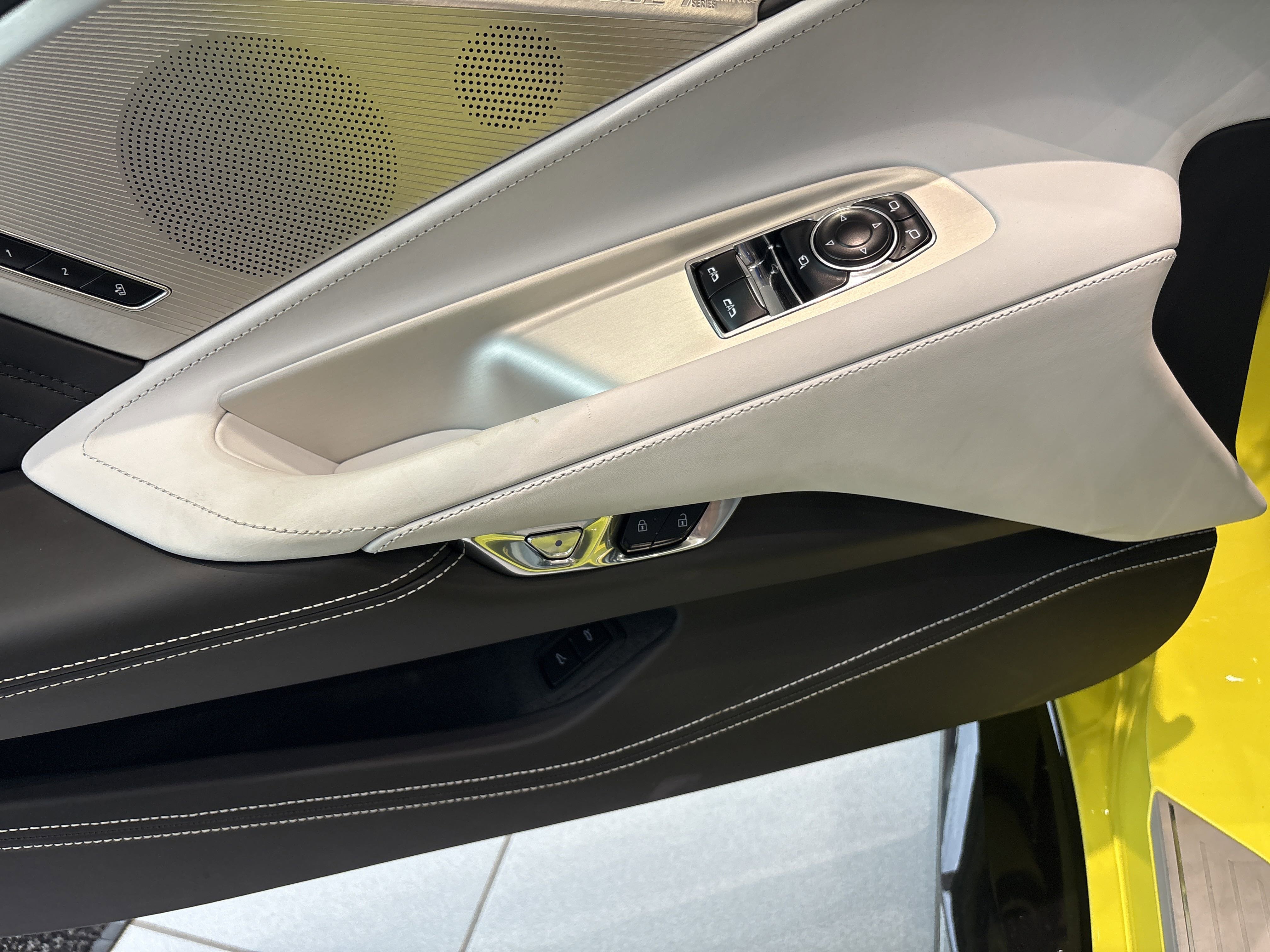 2023 Chevrolet Corvette Z06 3LZ photo 2