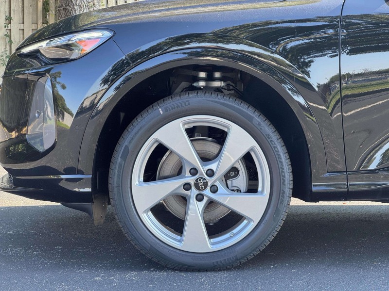 2025 Audi Q5 2.0T Premium Plus photo 16