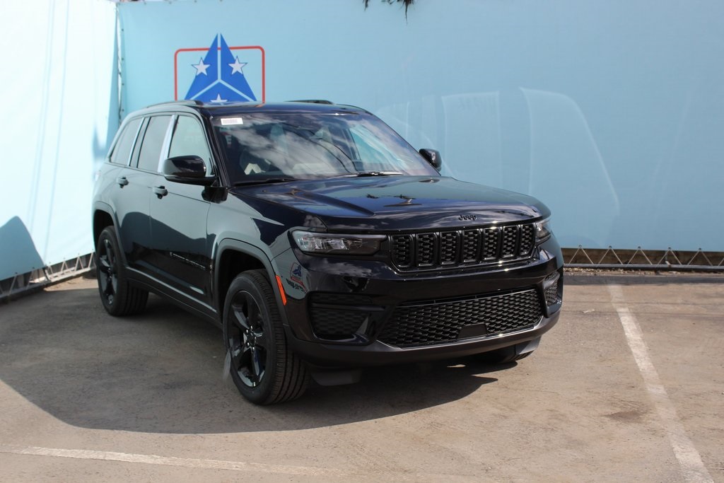 2025 Jeep Grand Cherokee Altitude X photo 3