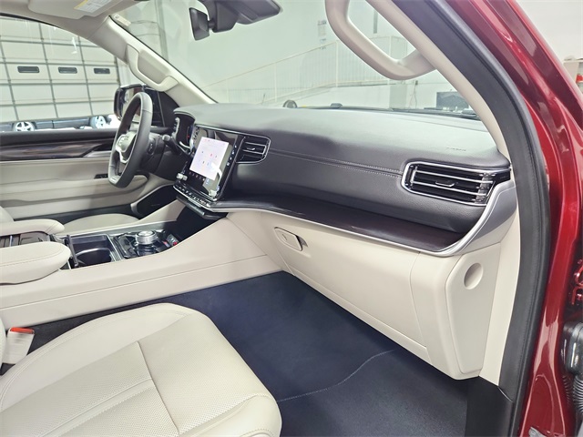 2024 Jeep Wagoneer Base photo 38