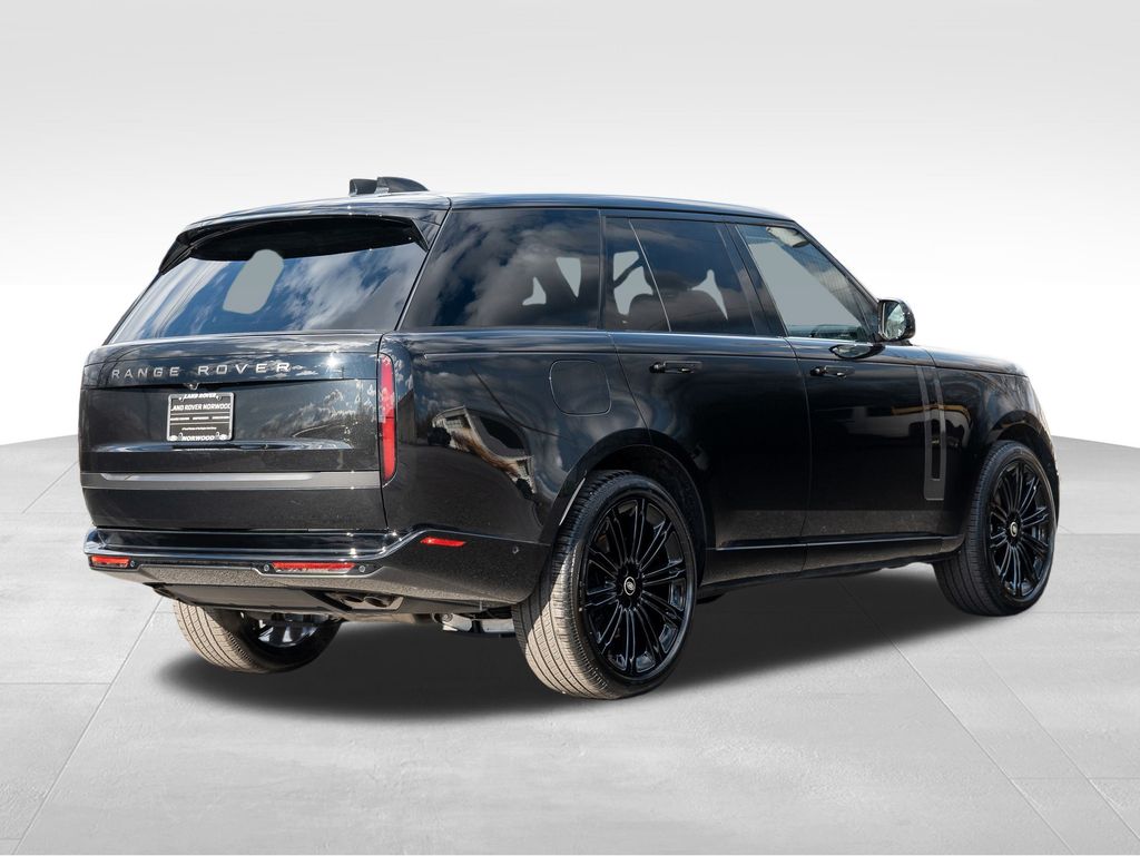 2025 Land Rover Range Rover SE photo 4