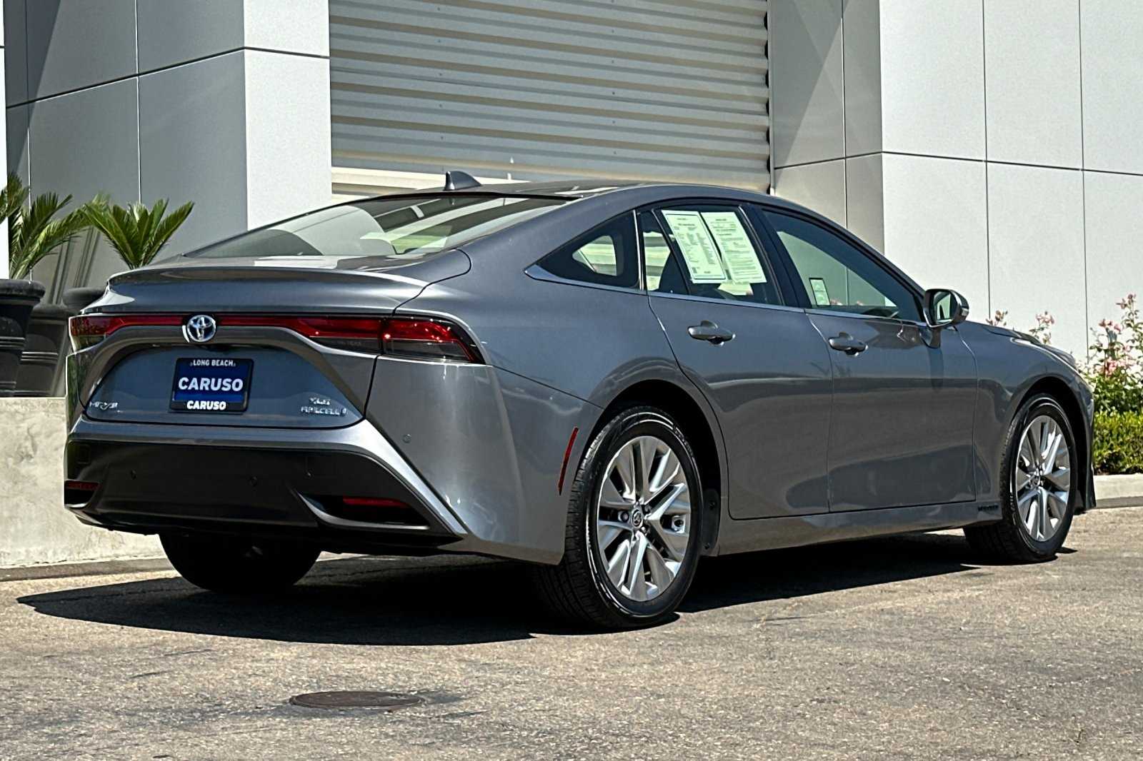 2021 Toyota Mirai XLE photo 3