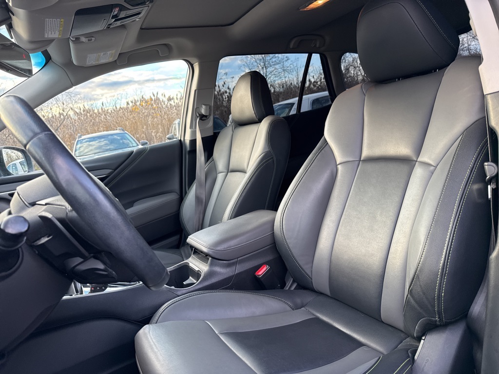 2020 Subaru Outback Onyx Edition XT photo 3