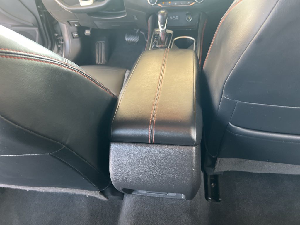 2023 Nissan Altima SR photo 18