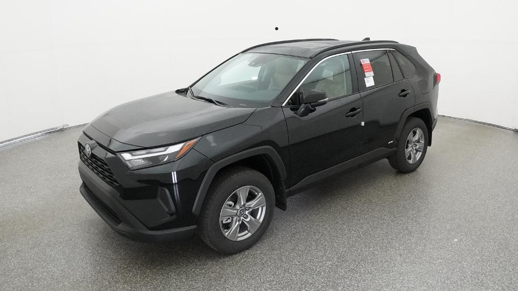 2025 Toyota RAV4 XLE's photo