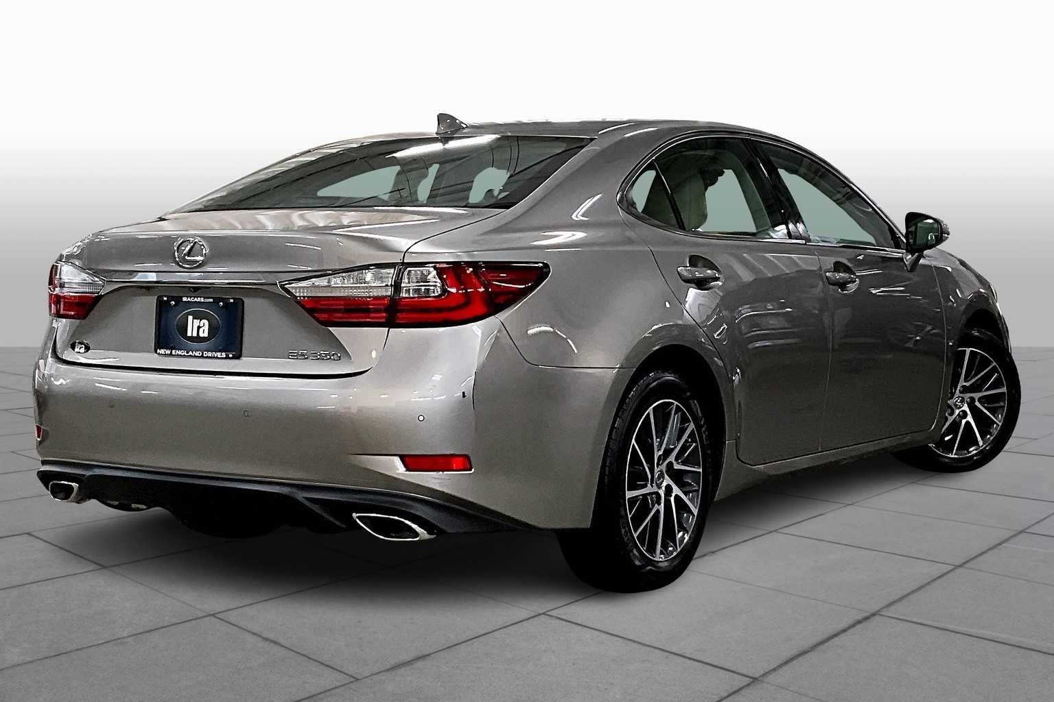 2017 Lexus ES 350 photo 12