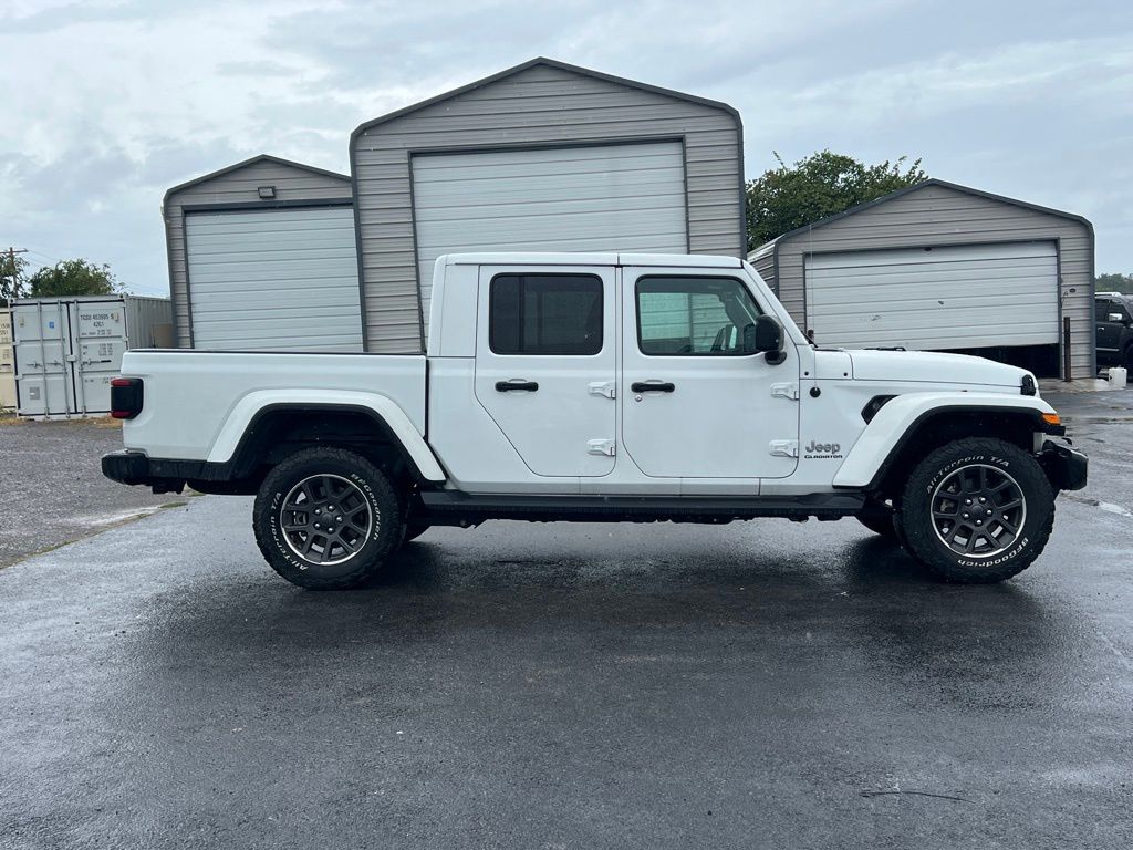 2021 Jeep Gladiator Overland photo 3