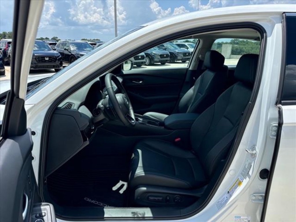 2025 Honda Accord Hybrid EX-L photo 17